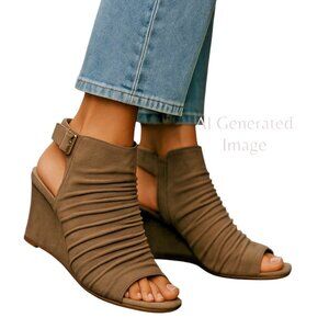 Earthies BONAIRE Taupe Gray Leather Slouch Open Toe Wedge Heel Sandals Size 7 B